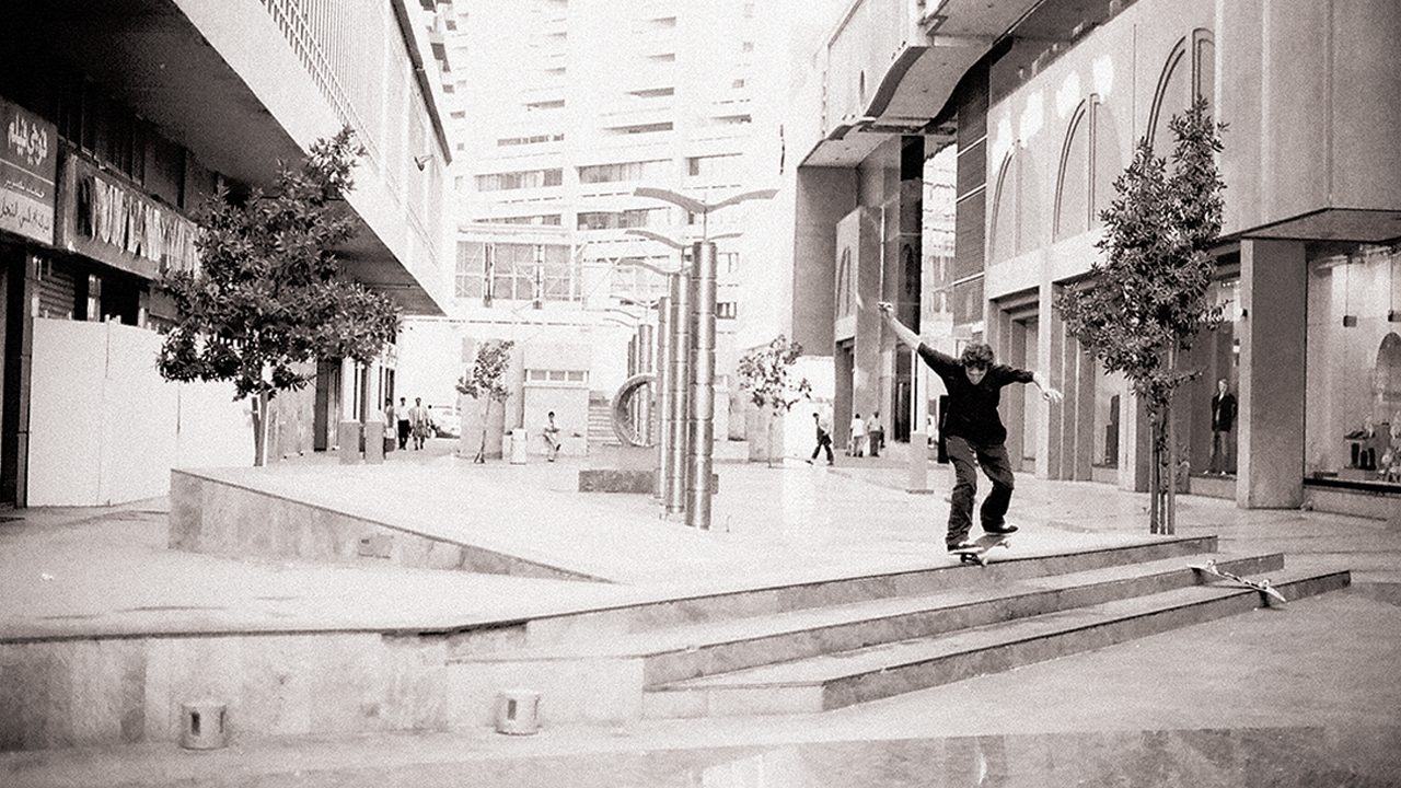 Silas Baxter-Neal backside nosegrind at Sparks, Dubai